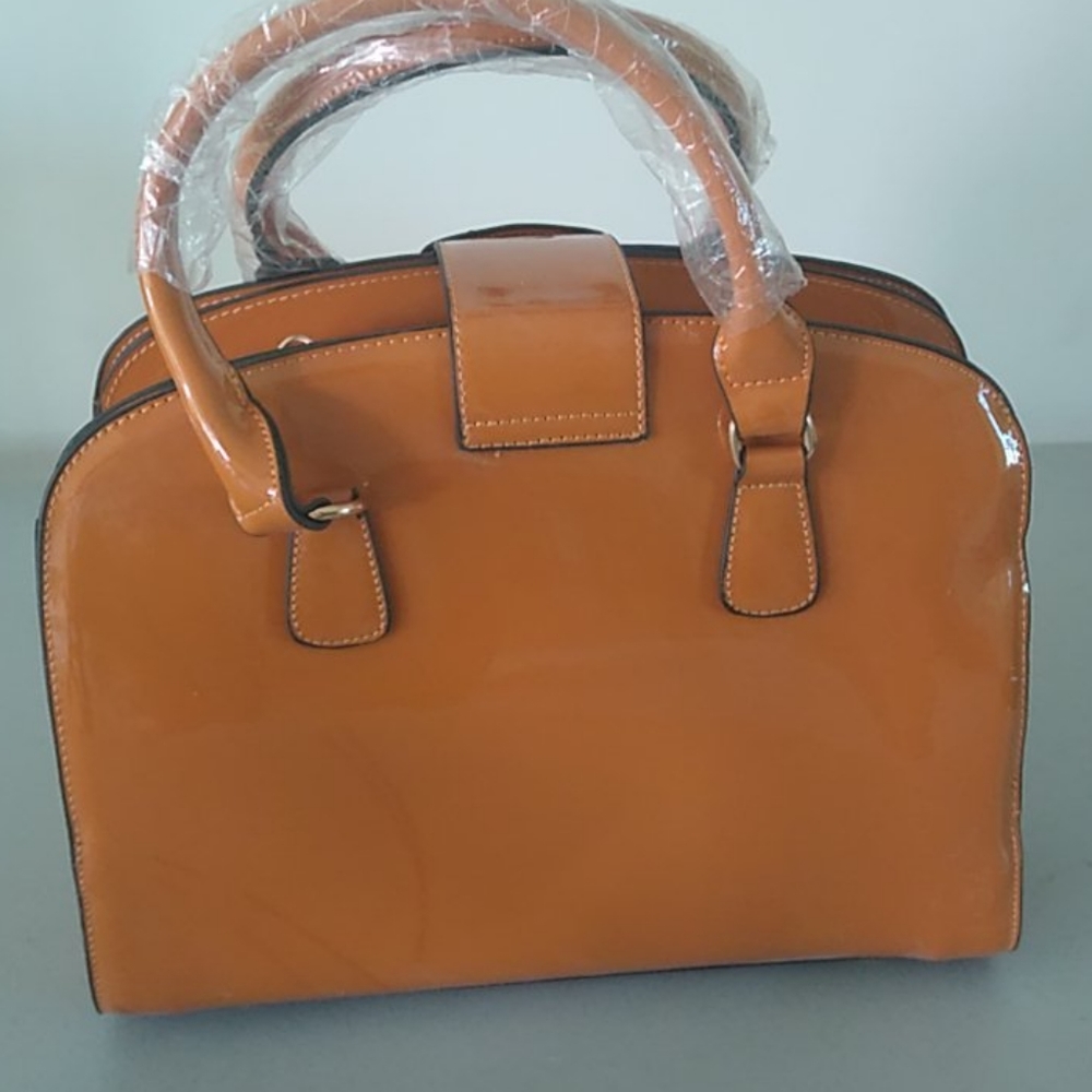 New Purse - Picture 3 of 8